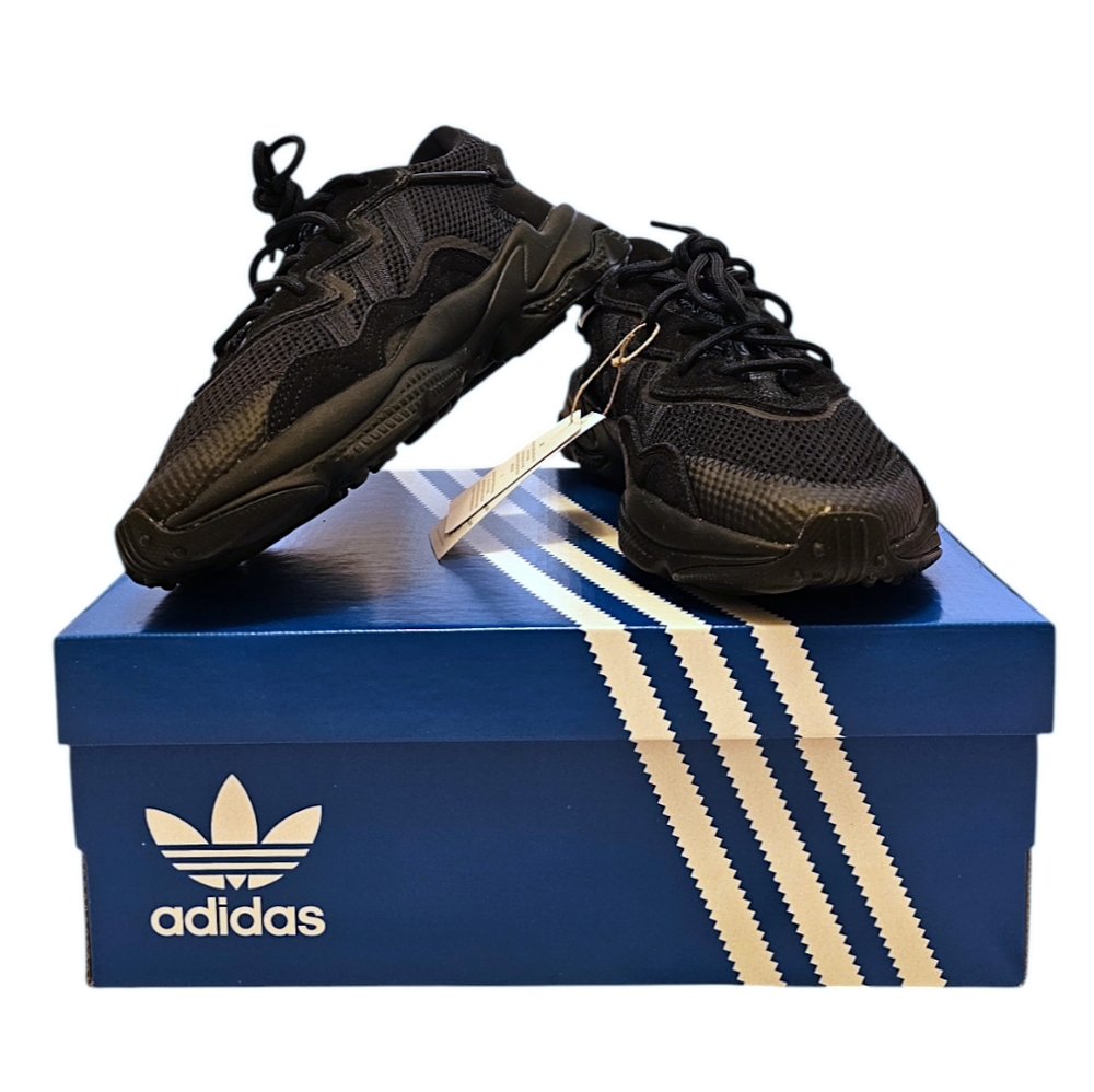 Adidas: Ozweego (BRAND NEW)